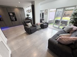 Kitchen/ Family Room- click for photo gallery